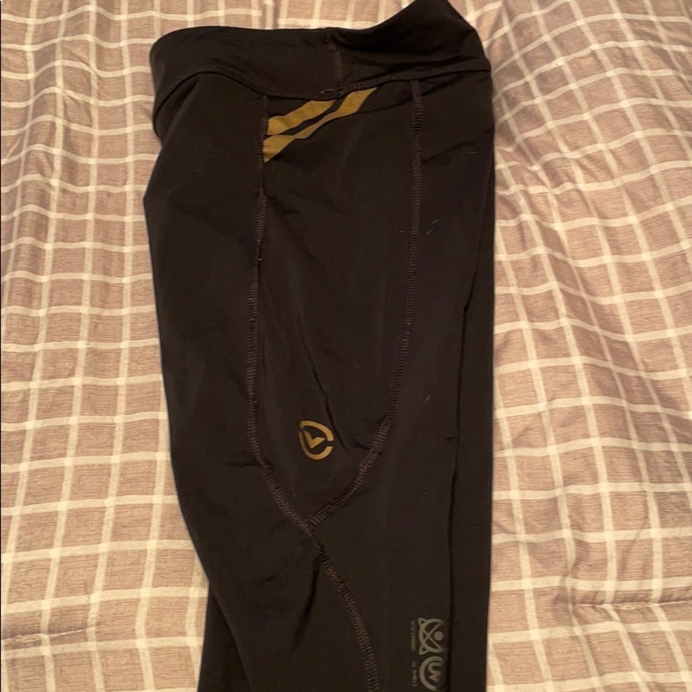 Virus Cropped Compression Pants - image 4